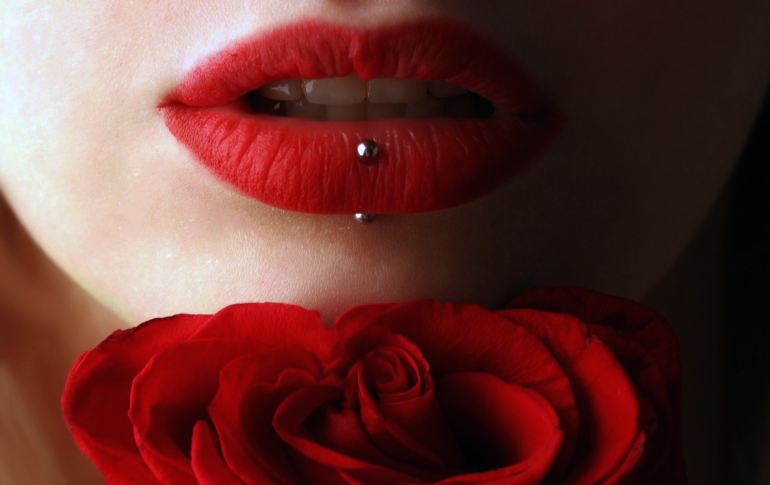 SESSO ORALE CON PIERCING. COME FARLO E LE PRECAUZIONI DA USARE